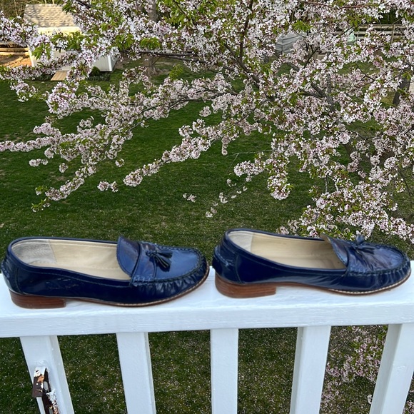 DV by Dolce Vita Navy Blue Patent Leather Loafers, Size 8 - Picture 5 of 9